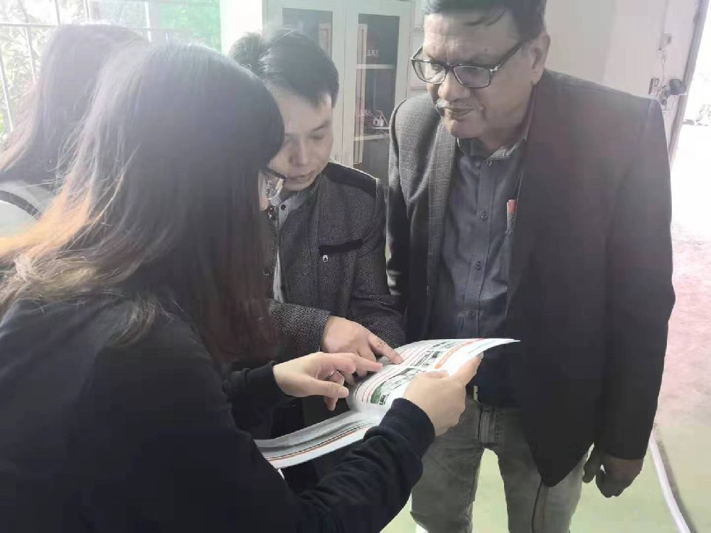 東南亞客戶定制日產(chǎn)量3噸管冰機調(diào)試完成。